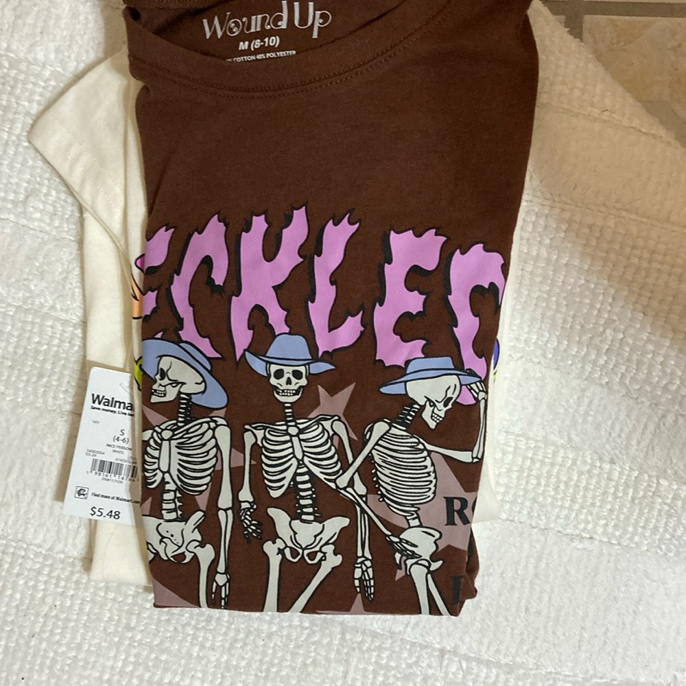 Women’s graphic Tee NWT